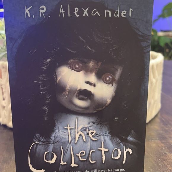 The collector paperback - Picture 3 of 8
